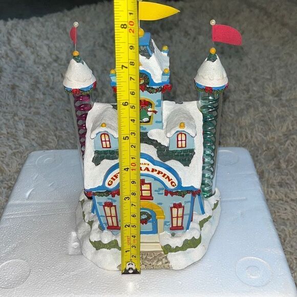 2008 Hawthorn Village, Disney Donald's Gift Wrapping A0909 - Picture 11 of 16